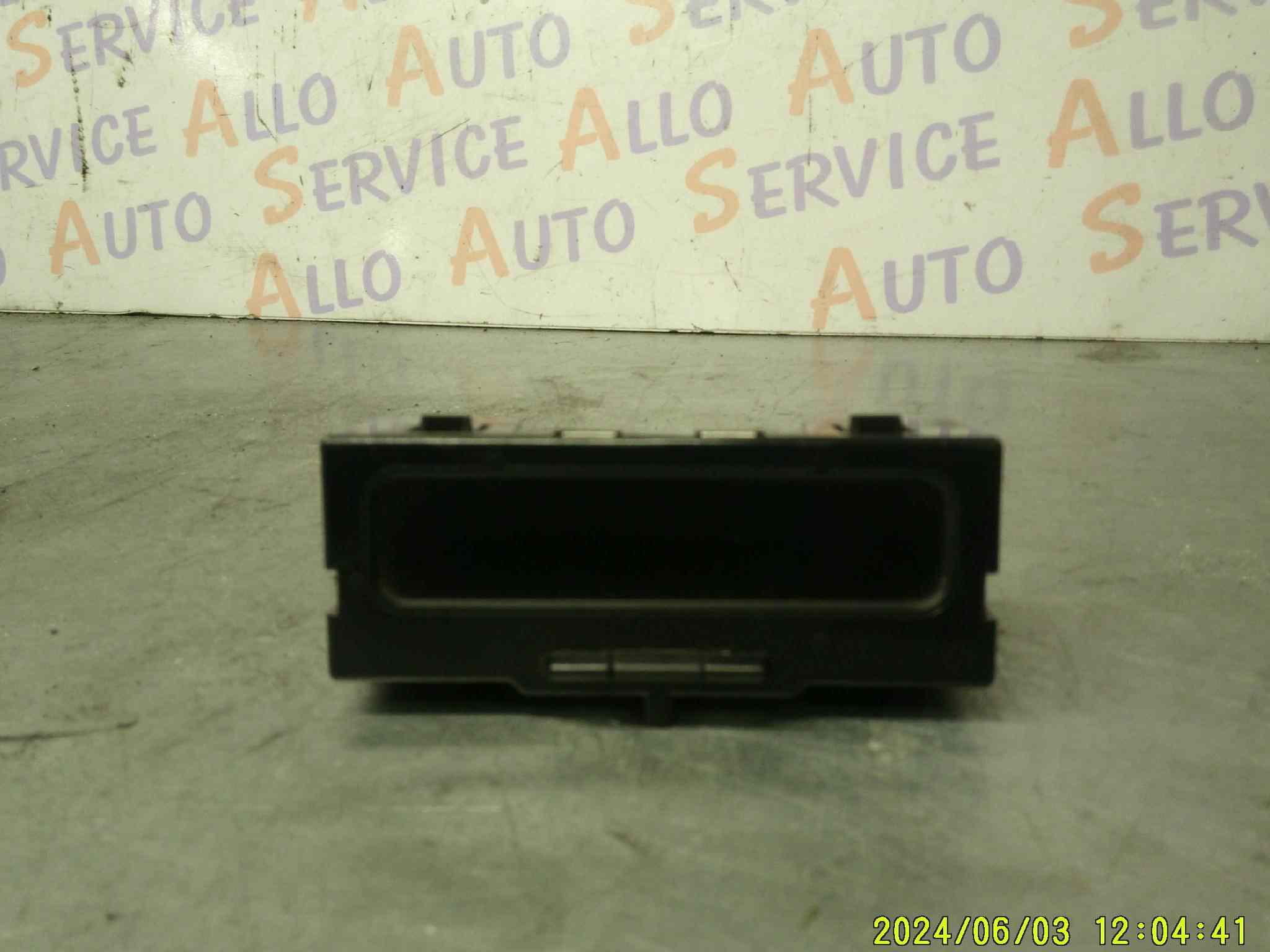 Afficheur 
RENAULT Clio 2
ref:21656217-8 a
