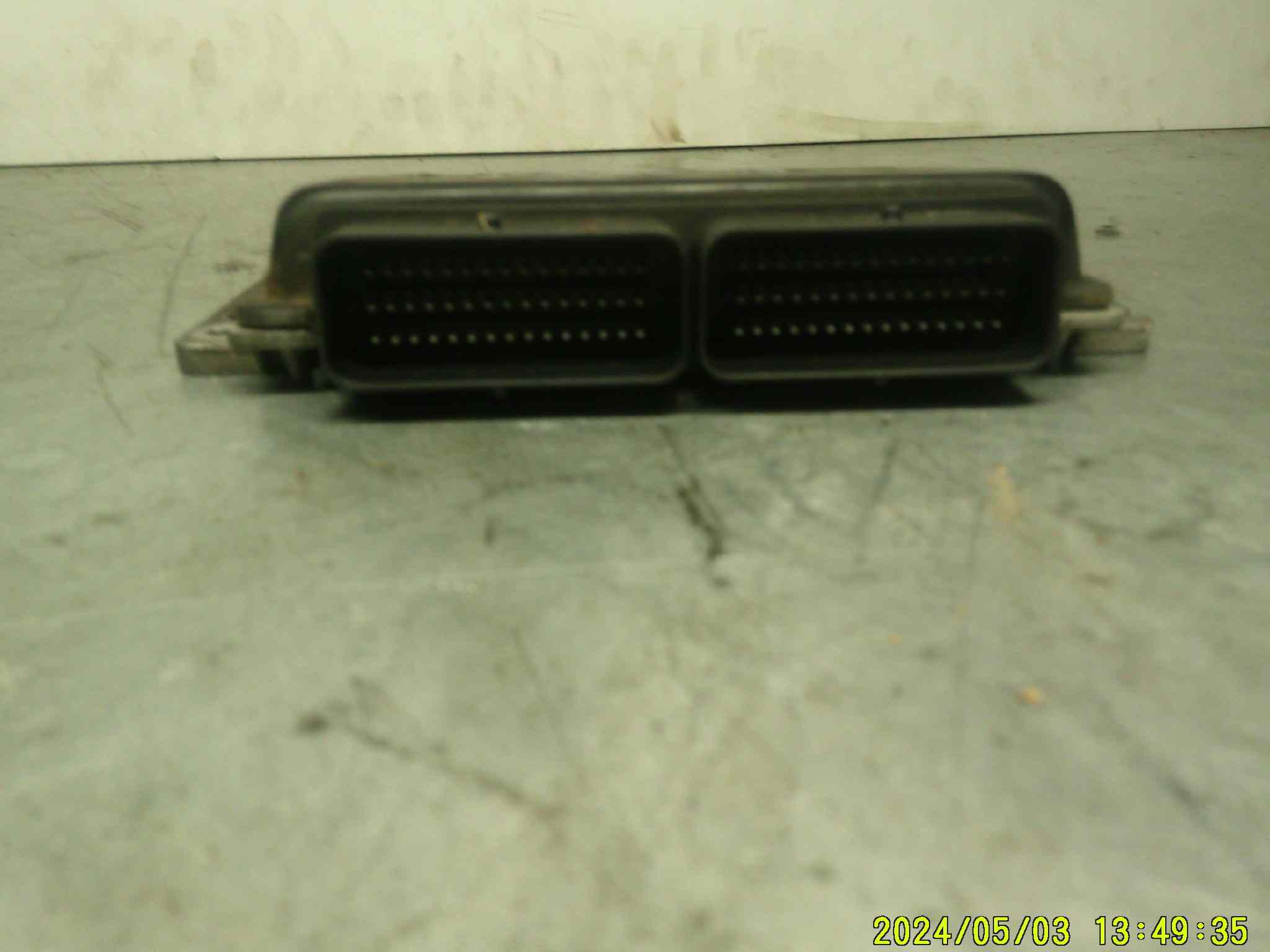 Calculateur 
RENAULT Clio 2
ref : 8200061281 
      8200044437

