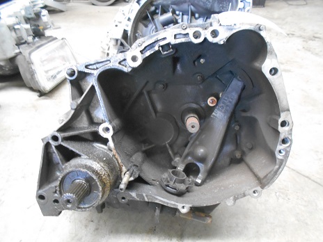 Boite de vitesses 
RENAULT Clio (2) 1.2 16V 75CV
An 06.2001 - 11.2003

Type boite : JB1513
142 000 Km

Garanti(e) 3 mois

Frais de Port sur devis