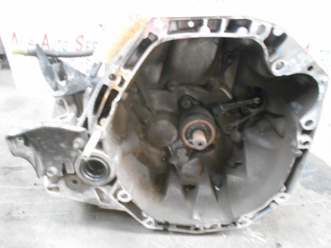 Boite de vitesses 
RENAULT Clio (3) 1.5 DCI 85CV

Type boite : JR5322 / JR5124 / JR5128 
162 000 Km

Garanti(e) 3 mois

Frais de Port sur devis