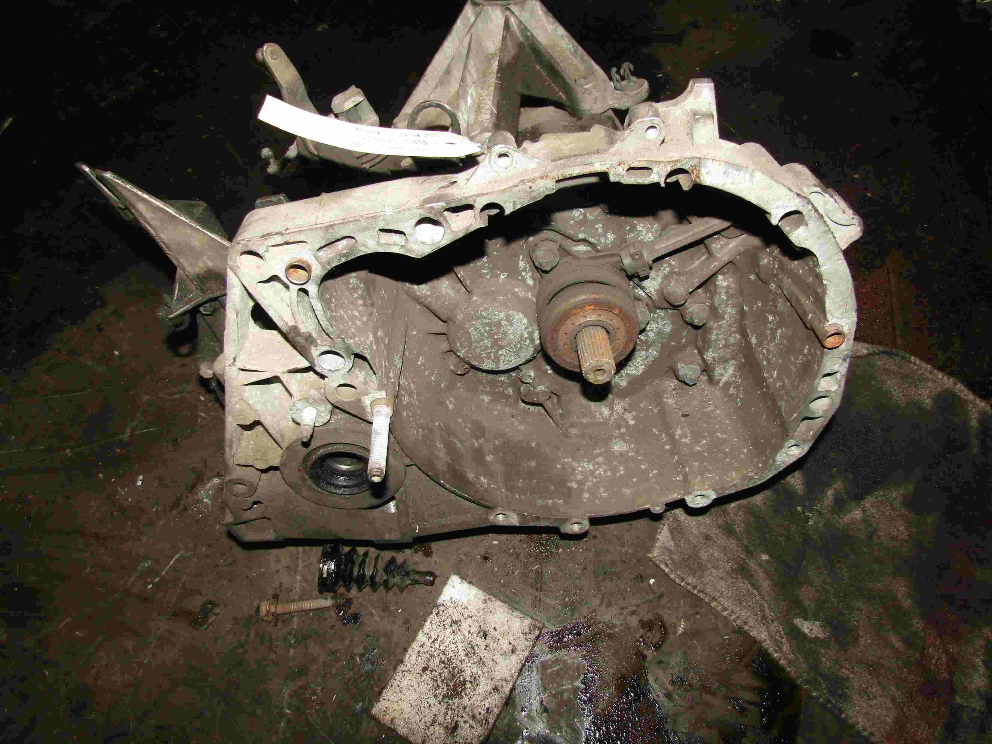 Boite de vitesses 
RENAULT Scenic 2 Phase 1 1.6i 110cv

Type boite : JR5104
90 000 Km

Garanti(e) 12 mois

Frais de Port sur devis