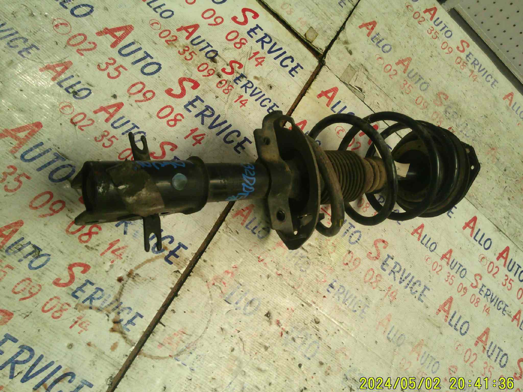 Amortisseurs Droit
RENAULT Laguna 2
1.9 dci 
ref : 8200 237 374b
