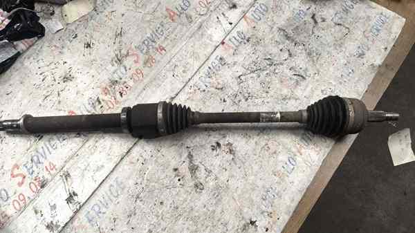 Cardan Droit
RENAULT Scénic 3
Ph1 1.5 DCI 
Année 2012
Code Moteur:K9K_836
 
