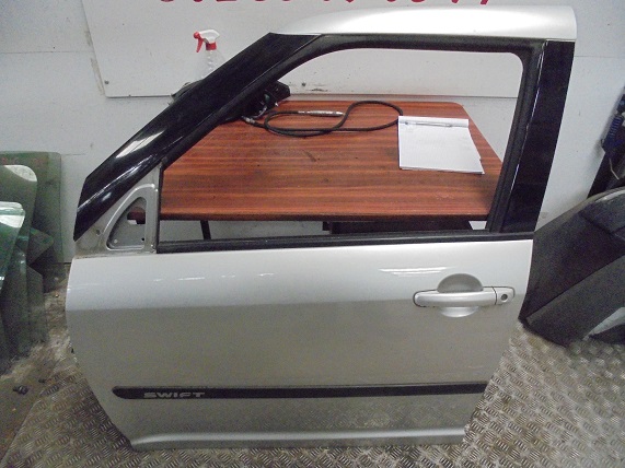 Porte AV Gauche
SUZUKI Swift
An 03.2005 - 10.2005

Vendue nue
Frais de Port sur devis