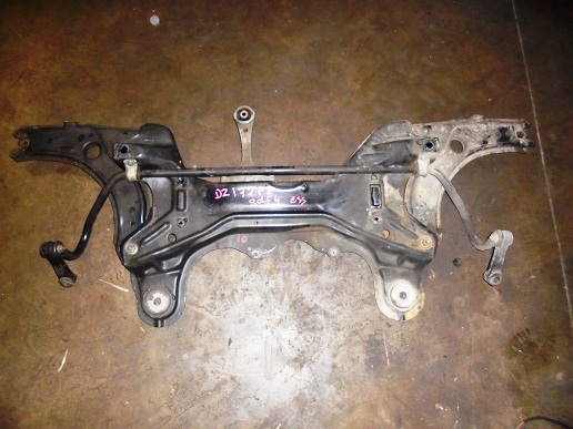 Berceau 
VOLKSWAGEN Golf  4 1.6 105CV 16V
An 10.2000 - 05.2004

Frais de port sur devis