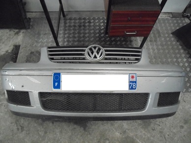 Pare Choc Av 
VOLKSWAGEN Polo 3 
An 11.1999 - 12.2001

A poncer et Ã  repeindre

Frais de Port sur devis