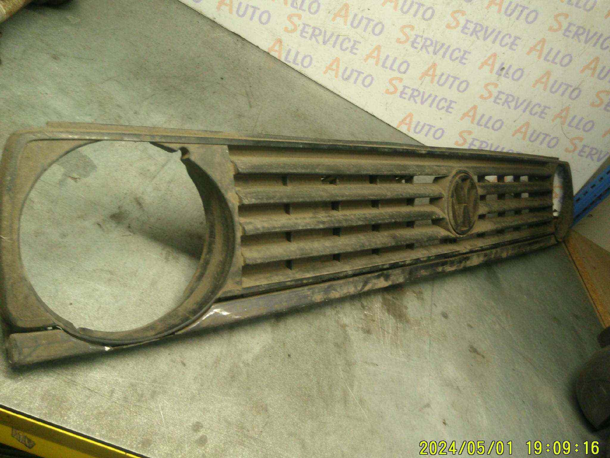 Calandre 2 phare 
VOLKSWAGEN Golf

Frais de Port sur devis