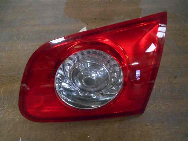 Feu Arriere de hayon Droit
VOLKSWAGEN Passat 5 (3C)
An 2005 - 2010