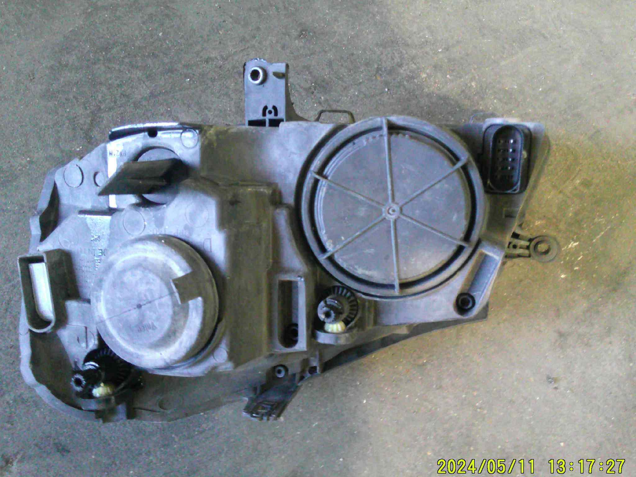Optique Gauche
VOLKSWAGEN Polo 4 9n3

