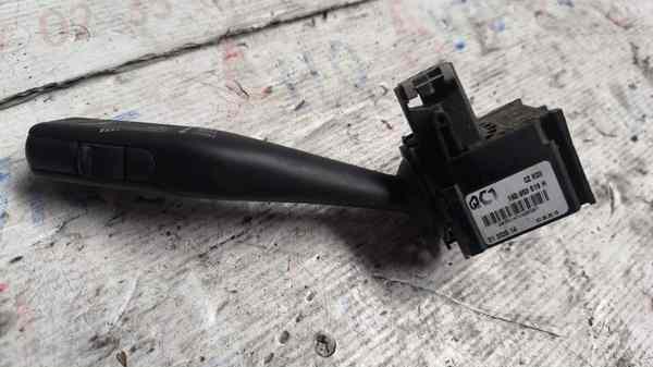 Commodo Droit
VOLKSWAGEN Golf 
essuie glace
Ref:1K0 953 519

