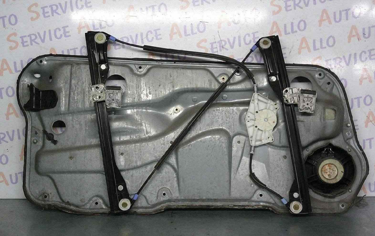 Leve Vitre Av Droit VOLKSWAGEN Golf 4

MILLESIME 10/2000

