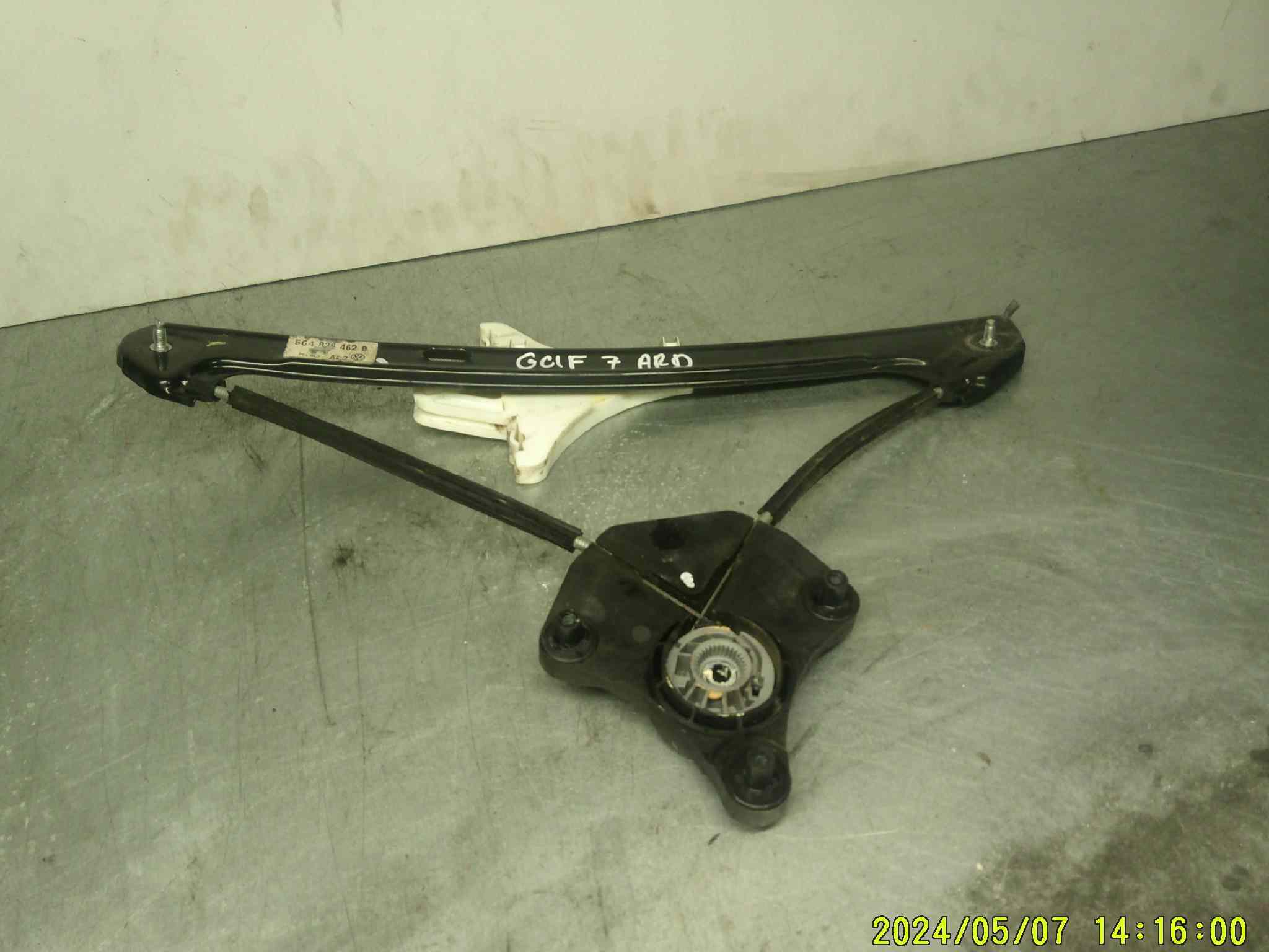 Leve Vitre Ar Droit sans moteur que le mecanisme 
VOLKSWAGEN Golf 7
ref : 5g4 839 462 b
