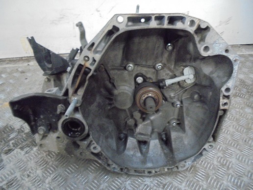 Boite de vitesses 
VOLKSWAGEN Passat (3B) 1.9 TDI 115CV
An 10.1996 - 10.2000

Type boite : DVK 0171
239 000 Km

Garanti(e) 3 mois

Frais de Port sur devis