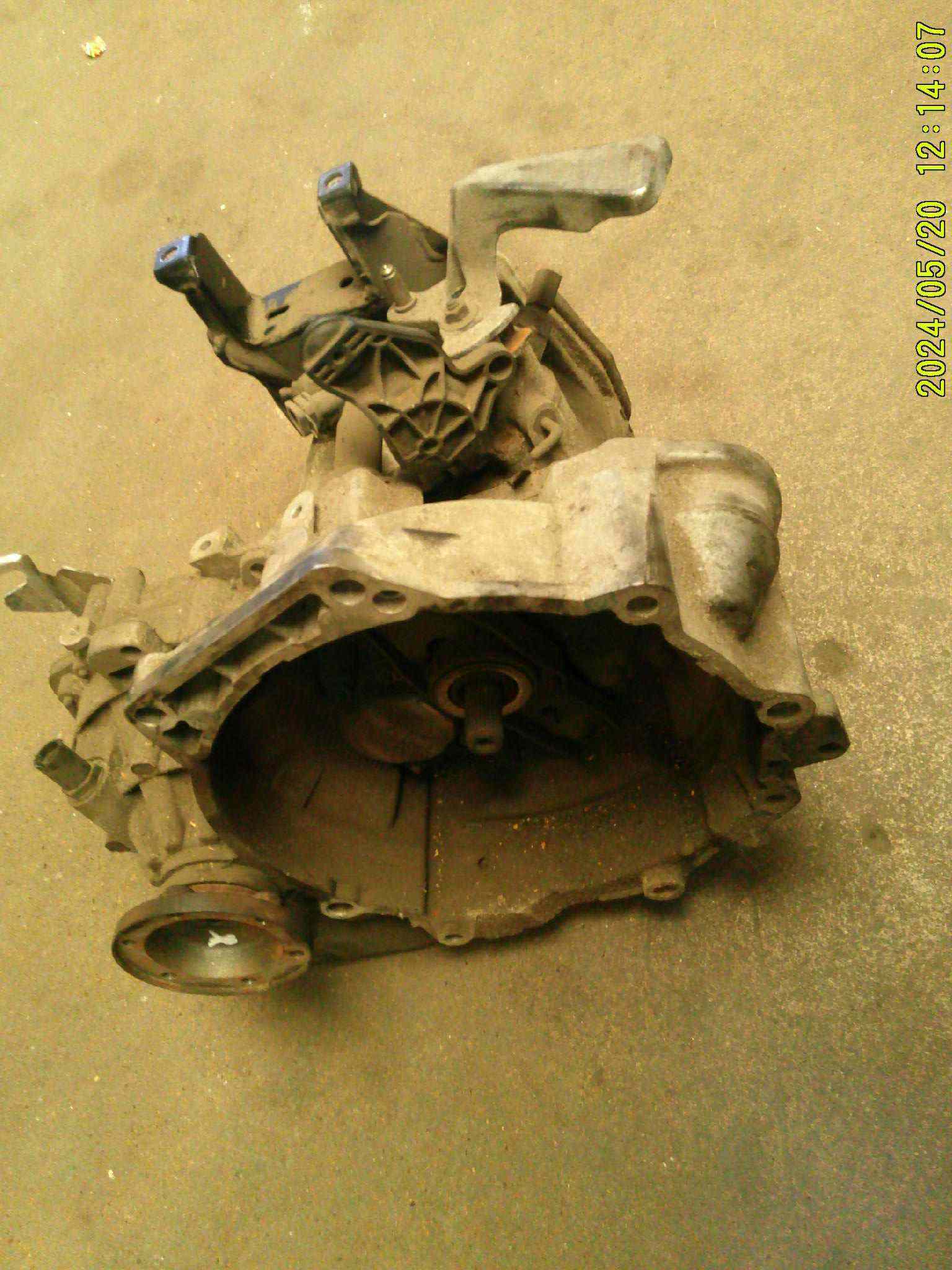 Boite de vitesses manuel 
VOLKSWAGEN Polo 4
boite= JDE

