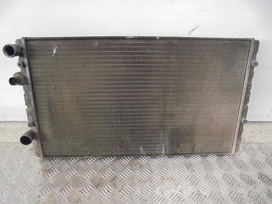 Radiateur d'eau
 VOLKSWAGEN Polo 3 1.4i 60CV
 An 11.1999 - 12.2001


