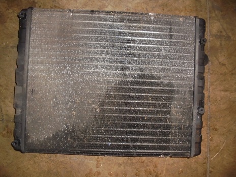 Radiateur Eau 
VOLKSWAGEN Polo 3 (6N) 1.9 SDI 65CV
An 11.1999 - 12.2001

Frais de port sur devis