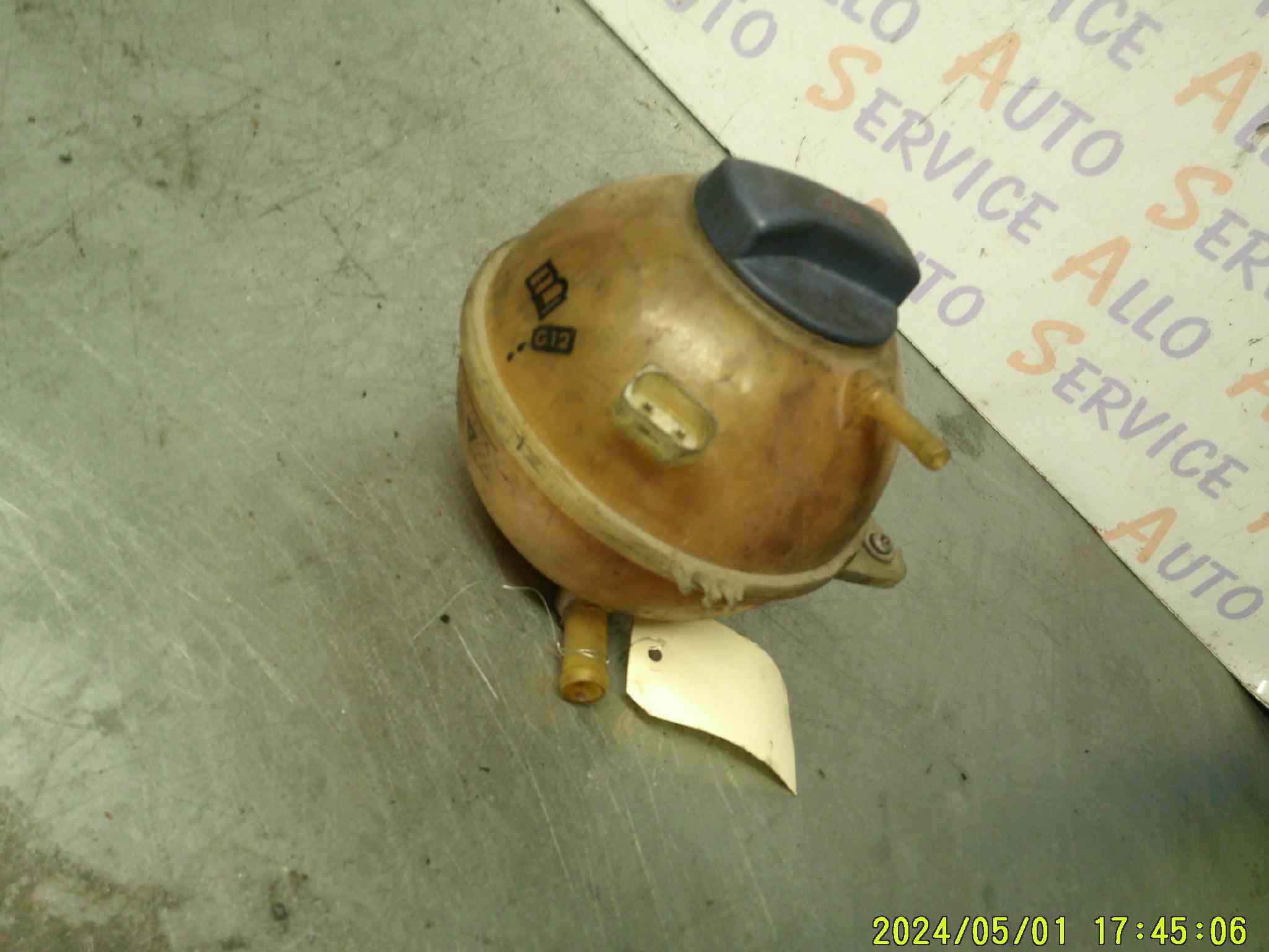 Vase Expansion 
VOLKSWAGEN Golf 4

