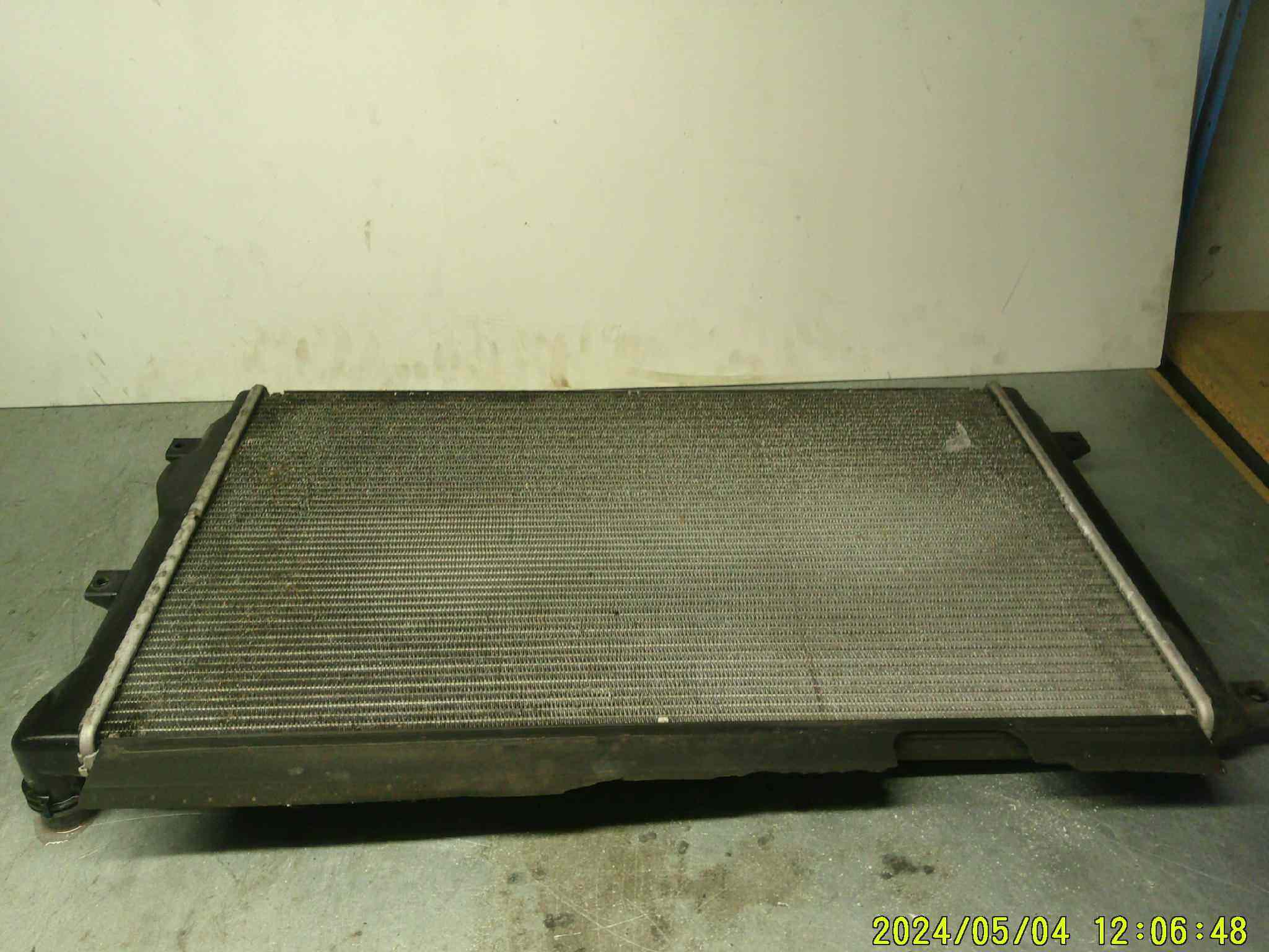 Radiateur Eau 
VOLKSWAGEN Scirocco 3
ref : 5ko121251g

